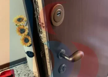 Fabbro Alassio apertura porte